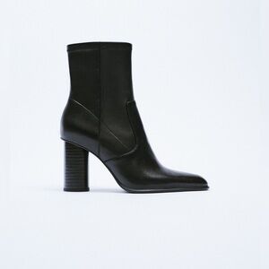 NWT. Zara Black Smooth Leather Heeled Ankle Boots. Size 8.